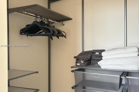 Снять в аренду квартиру в Корал-Гейблс, Флорида 2 спальни, 100.71м2, № 2079367 - фото 22