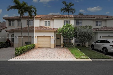 Adosado en venta en Pembroke Pines, Florida, 3 dormitorios, 161.46 m2 № 1781750 - foto 2