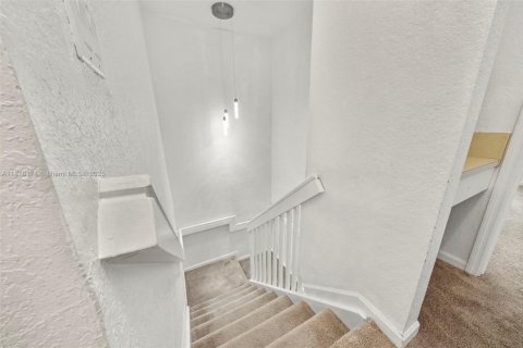 Adosado en venta en Pembroke Pines, Florida, 3 dormitorios, 161.46 m2 № 1781750 - foto 16