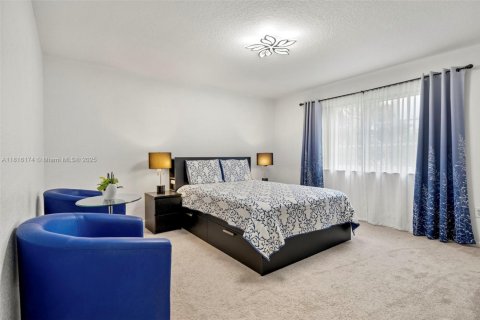 Adosado en venta en Pembroke Pines, Florida, 3 dormitorios, 161.46 m2 № 1781750 - foto 17