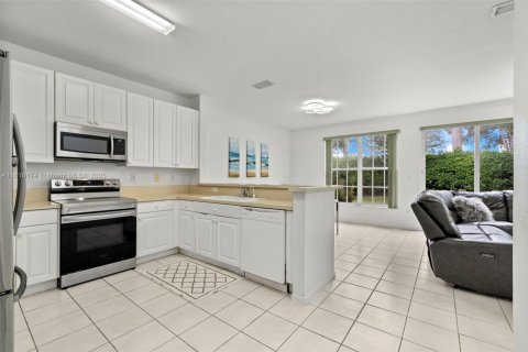 Adosado en venta en Pembroke Pines, Florida, 3 dormitorios, 161.46 m2 № 1781750 - foto 3