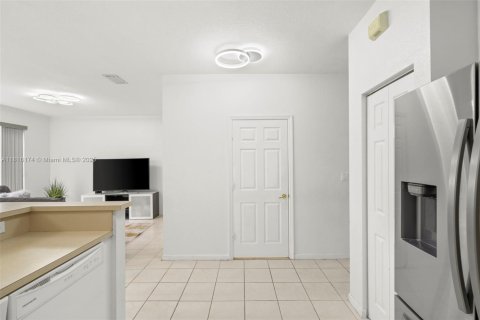 Adosado en venta en Pembroke Pines, Florida, 3 dormitorios, 161.46 m2 № 1781750 - foto 27