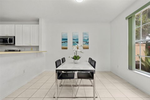 Adosado en venta en Pembroke Pines, Florida, 3 dormitorios, 161.46 m2 № 1781750 - foto 6