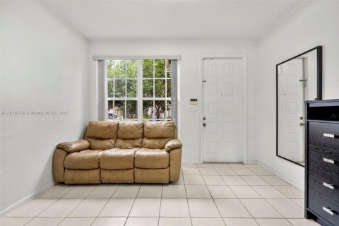 Adosado en venta en Pembroke Pines, Florida, 3 dormitorios, 161.46 m2 № 1781750 - foto 26