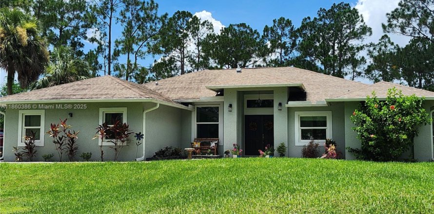 House in Naples, Florida 3 bedrooms № 1889365