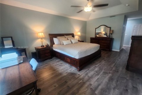 House in Naples, Florida 3 bedrooms № 1889365 - photo 9