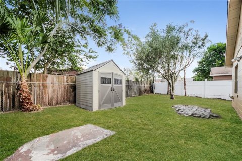 Casa en alquiler en Kissimmee, Florida, 3 dormitorios, 122.72 m2 № 1622547 - foto 16