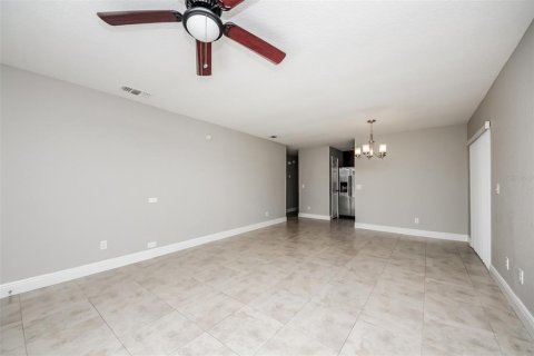 Casa en alquiler en Kissimmee, Florida, 3 dormitorios, 122.72 m2 № 1622547 - foto 6