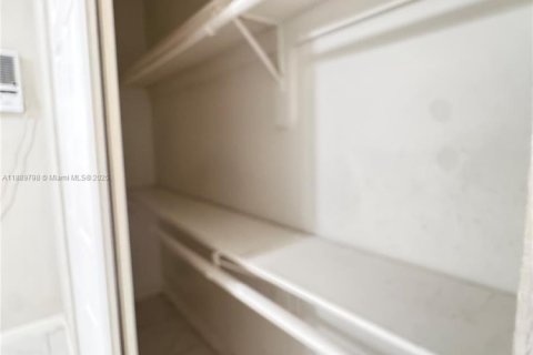 Appartement à louer à Hollywood, Floride: 1 chambre, 51.56 m2 № 2016146 - photo 5