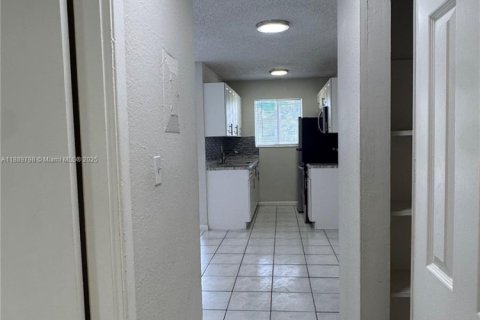Appartement à louer à Hollywood, Floride: 1 chambre, 51.56 m2 № 2016146 - photo 8
