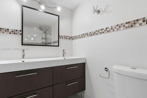 Copropriété à louer à Hallandale Beach, Floride: 2 chambres, 102.19 m2 № 2417501 - photo 23