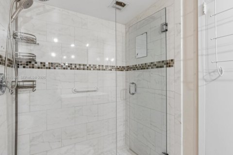 Copropriété à louer à Hallandale Beach, Floride: 2 chambres, 102.19 m2 № 2417501 - photo 25