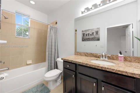 Adosado en venta en Pembroke Pines, Florida, 3 dormitorios, 162.11 m2 № 1710131 - foto 14