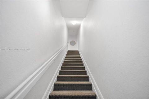Adosado en venta en Pembroke Pines, Florida, 3 dormitorios, 162.11 m2 № 1710131 - foto 2