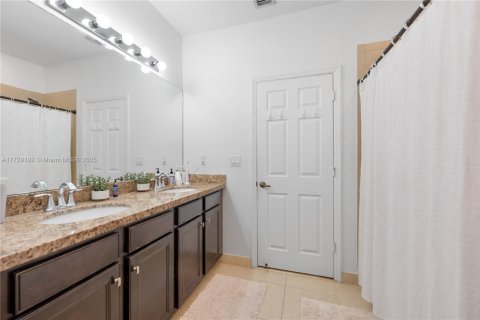 Adosado en venta en Pembroke Pines, Florida, 3 dormitorios, 162.11 m2 № 1710131 - foto 19
