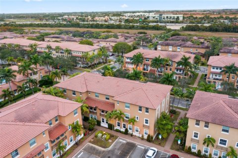 Adosado en venta en Pembroke Pines, Florida, 3 dormitorios, 162.11 m2 № 1710131 - foto 28