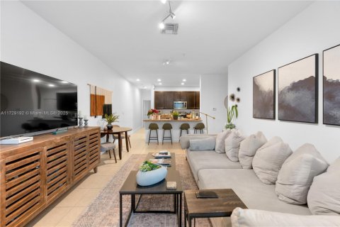 Adosado en venta en Pembroke Pines, Florida, 3 dormitorios, 162.11 m2 № 1710131 - foto 5