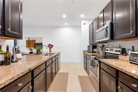 Adosado en venta en Pembroke Pines, Florida, 3 dormitorios, 162.11 m2 № 1710131 - foto 11
