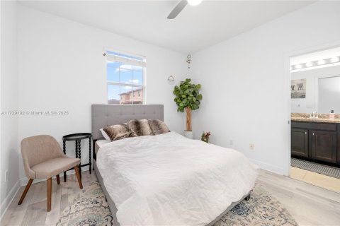 Adosado en venta en Pembroke Pines, Florida, 3 dormitorios, 162.11 m2 № 1710131 - foto 12