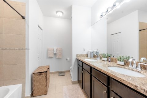 Adosado en venta en Pembroke Pines, Florida, 3 dormitorios, 162.11 m2 № 1710131 - foto 20