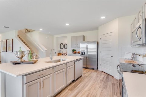 Casa en venta en Wesley Chapel, Florida, 5 dormitorios, 242.01 m2 № 1899423 - foto 9
