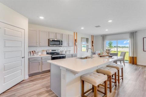 Casa en venta en Wesley Chapel, Florida, 5 dormitorios, 242.01 m2 № 1899423 - foto 5
