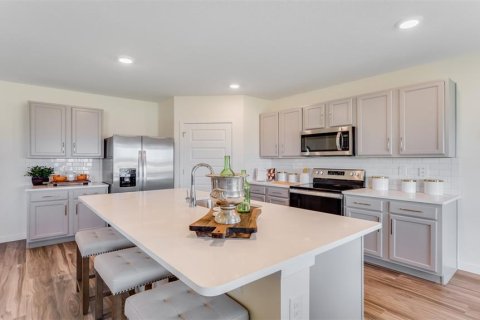Casa en venta en Wesley Chapel, Florida, 5 dormitorios, 242.01 m2 № 1899423 - foto 7