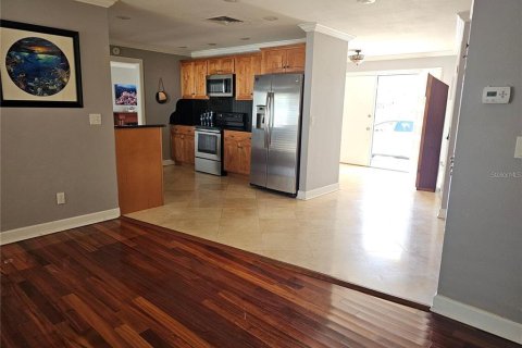 Casa en alquiler en Apollo Beach, Florida, 3 dormitorios, 183.85 m2 № 1899469 - foto 6
