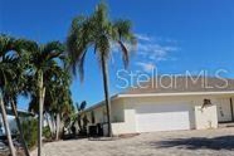 Casa en alquiler en Apollo Beach, Florida, 3 dormitorios, 183.85 m2 № 1899469 - foto 2
