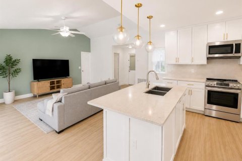 Купить виллу или дом в Апопка, Флорида 3 комнаты, 114.55м2, № 2216140 - фото 4