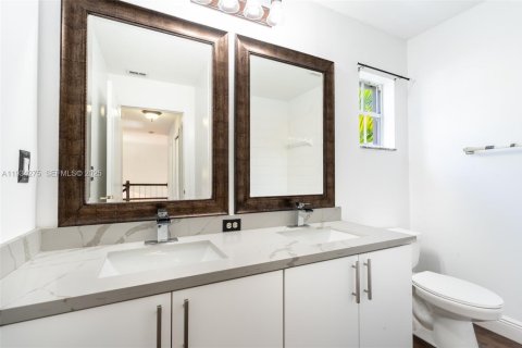 House in Pembroke Pines, Florida 4 bedrooms, 224.82 sq.m. № 1994750 - photo 23