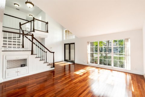 House in Pembroke Pines, Florida 4 bedrooms, 224.82 sq.m. № 1994750 - photo 11