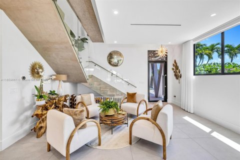 Villa ou maison à vendre à Miami, Floride: 4 chambres, 314.47 m2 № 1961230 - photo 17