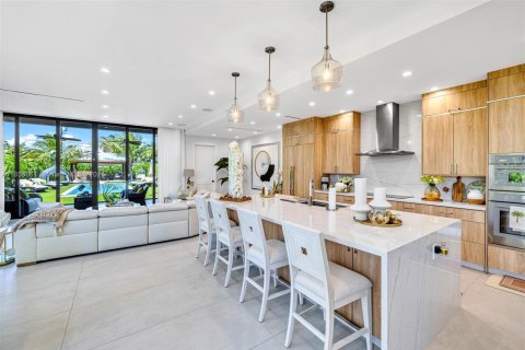 Villa ou maison à vendre à Miami, Floride: 4 chambres, 314.47 m2 № 1961230 - photo 13