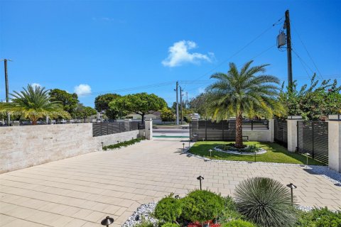 Villa ou maison à vendre à Miami, Floride: 4 chambres, 314.47 m2 № 1961230 - photo 5