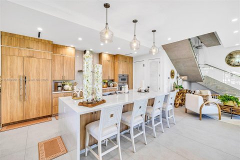 Villa ou maison à vendre à Miami, Floride: 4 chambres, 314.47 m2 № 1961230 - photo 14