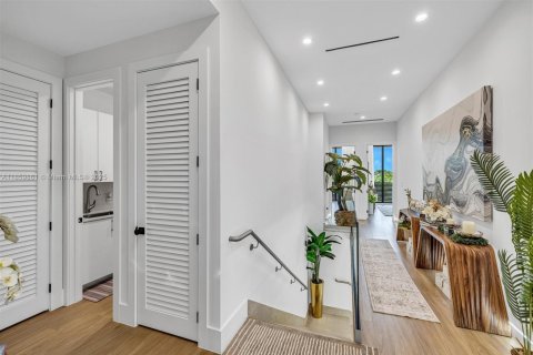 Villa ou maison à vendre à Miami, Floride: 4 chambres, 314.47 m2 № 1961230 - photo 27