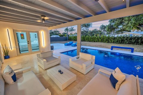 Villa ou maison à louer à Palmetto Bay, Floride: 4 chambres, 172.8 m2 № 1999203 - photo 10