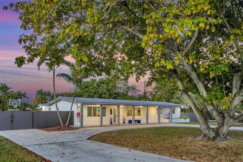 Villa ou maison à louer à Palmetto Bay, Floride: 4 chambres, 172.8 m2 № 1999203 - photo 21