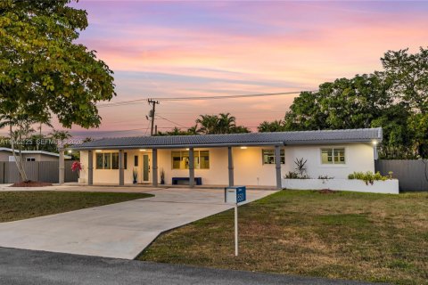 Villa ou maison à louer à Palmetto Bay, Floride: 4 chambres, 172.8 m2 № 1999203 - photo 17