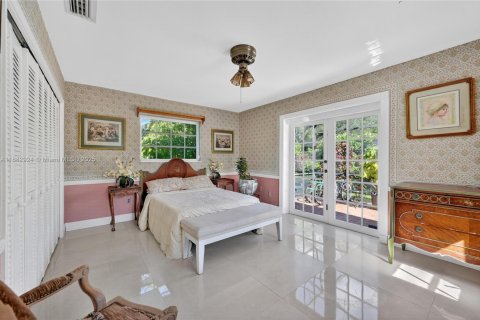 Villa ou maison à vendre à Palmetto Bay, Floride: 4 chambres, 221.48 m2 № 1930057 - photo 17
