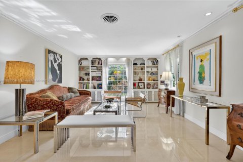 Villa ou maison à vendre à Palmetto Bay, Floride: 4 chambres, 221.48 m2 № 1930057 - photo 4