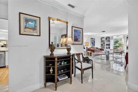 Villa ou maison à vendre à Palmetto Bay, Floride: 4 chambres, 221.48 m2 № 1930057 - photo 2