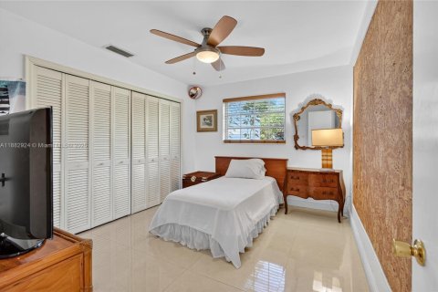 Villa ou maison à vendre à Palmetto Bay, Floride: 4 chambres, 221.48 m2 № 1930057 - photo 15