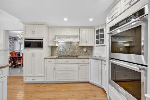 Villa ou maison à vendre à Palmetto Bay, Floride: 4 chambres, 221.48 m2 № 1930057 - photo 12