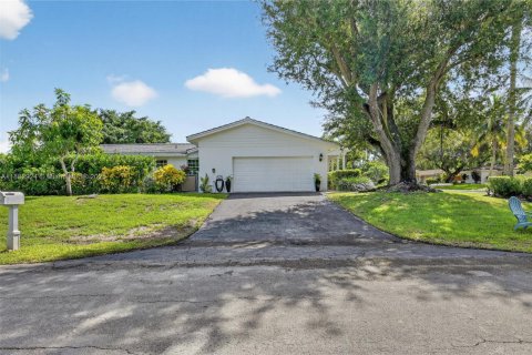 Villa ou maison à vendre à Palmetto Bay, Floride: 4 chambres, 221.48 m2 № 1930057 - photo 24