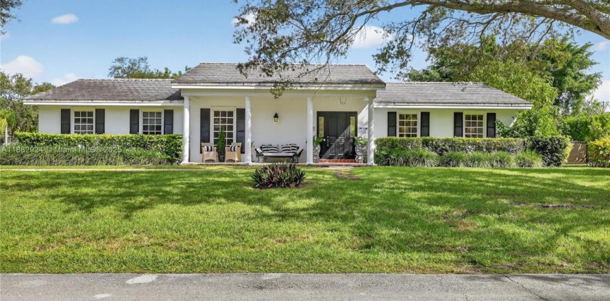 Villa ou maison à Palmetto Bay, Floride 4 chambres, 221.48 m2 № 1930057