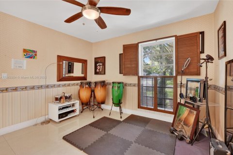 Villa ou maison à vendre à Palmetto Bay, Floride: 4 chambres, 221.48 m2 № 1930057 - photo 22