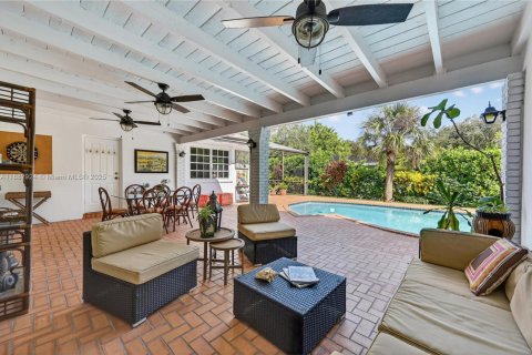 Villa ou maison à vendre à Palmetto Bay, Floride: 4 chambres, 221.48 m2 № 1930057 - photo 19
