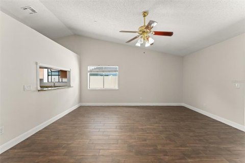 Duplex in Orlando, Florida 2 bedrooms, 91.14 sq.m. № 2238622 - photo 12
